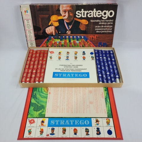 Stratego Vintage 1975 Board Game by Milton Bradley C7