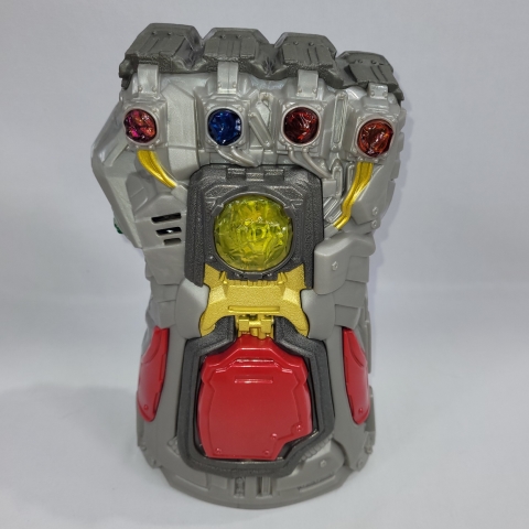 Avengers Endgame Electronic Infinity Gauntlet by Hasbro C8