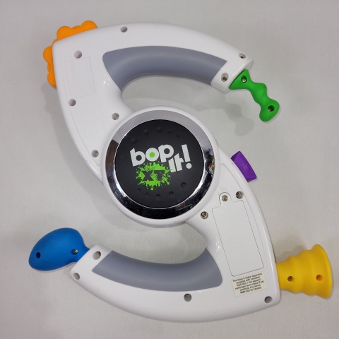 Bop It XT 2002 Electronic Game by Hasbro C8