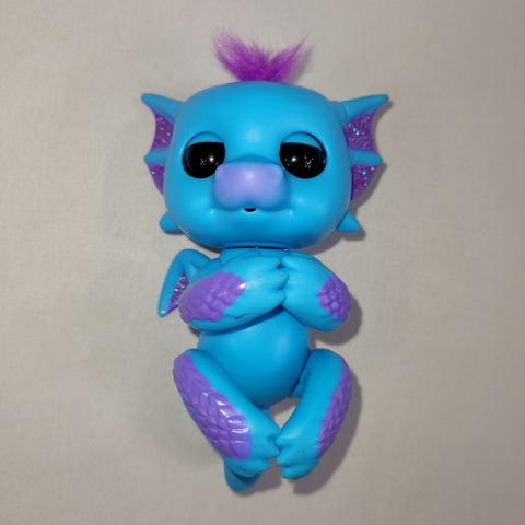 Fingerlings Tara Baby Dragon by Spin Master C8