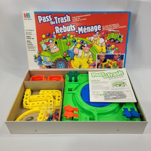 Pass The Trash Vintage 1997 Game by Milton Bradley C7