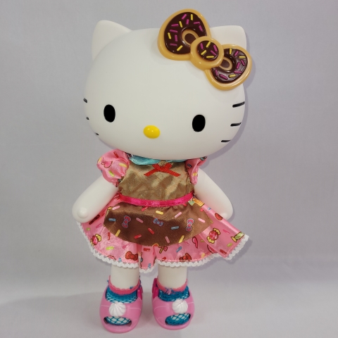 Hello Kitty 2013 12" Baker Doll C8