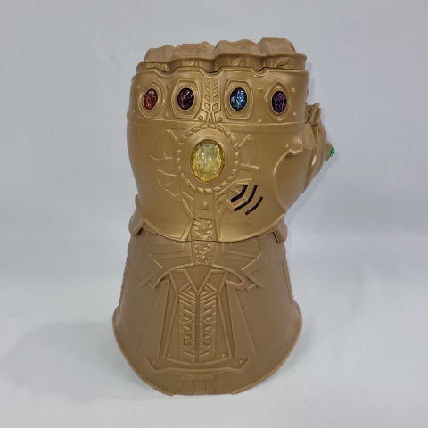 Avengers Infinity War Electronic Infinity Gauntlet by Hasbro C8