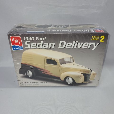 1940 Sedan Delivery 1/25 Model Kit by AMT ERTL NEW