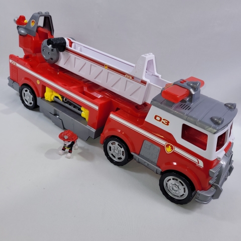 Paw Patrol Ultimate Fire Truck By Spin Master C8