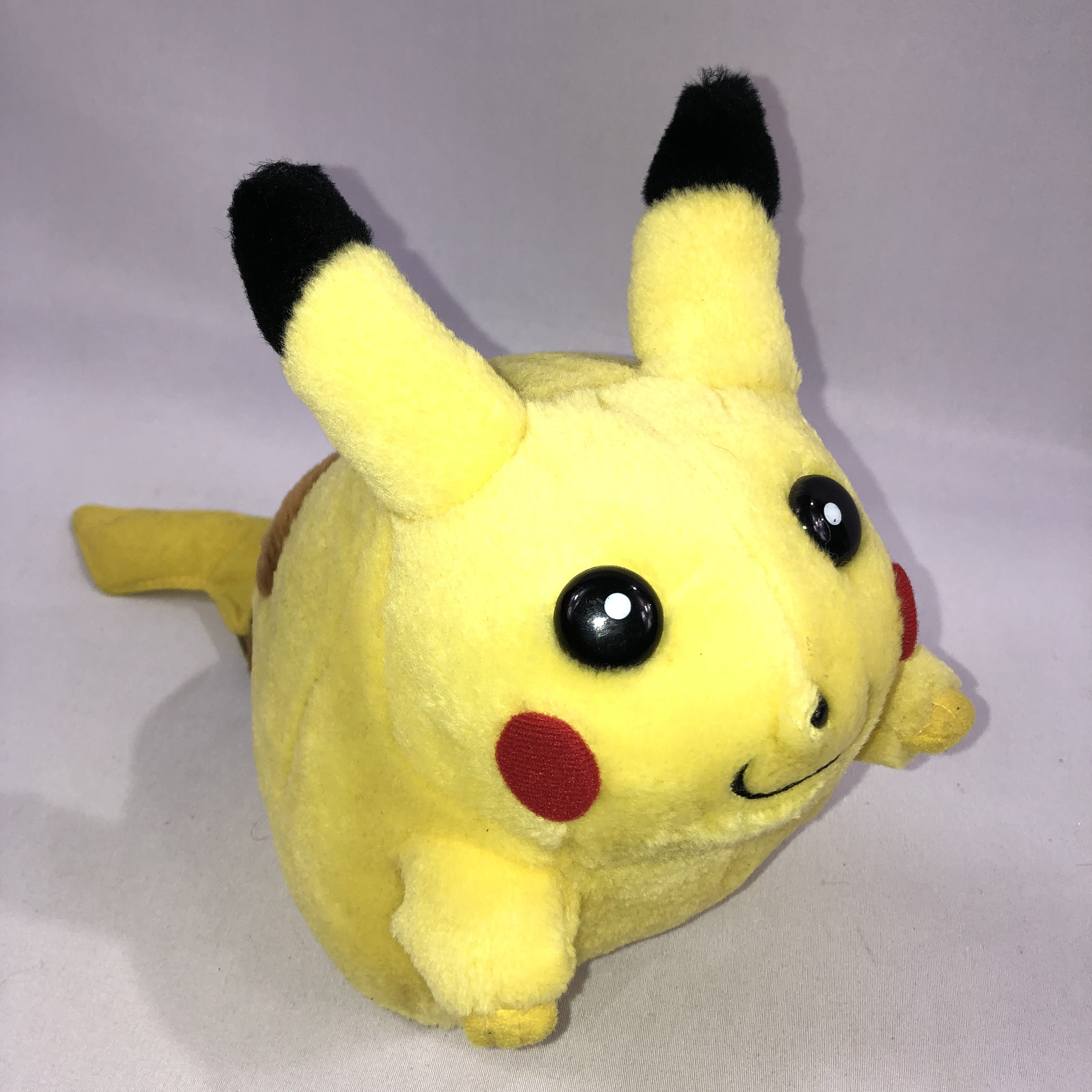 Pokemon 1998 Vintage 9\" Plush Pikachu by Tomy C8